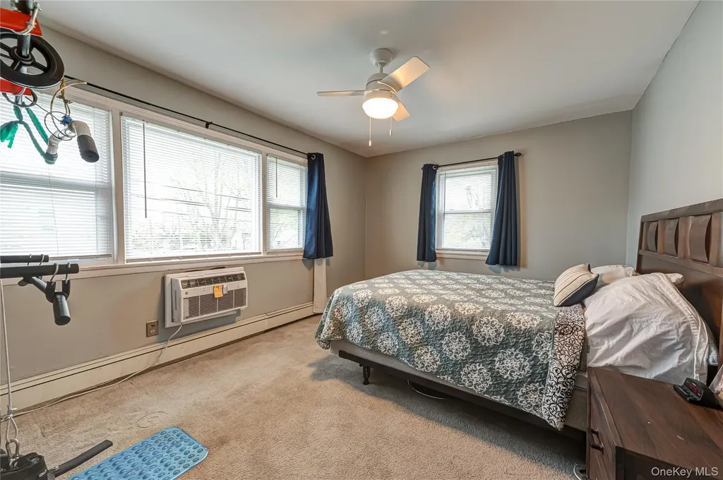 86 Cardinal Lane Islip NY 11751