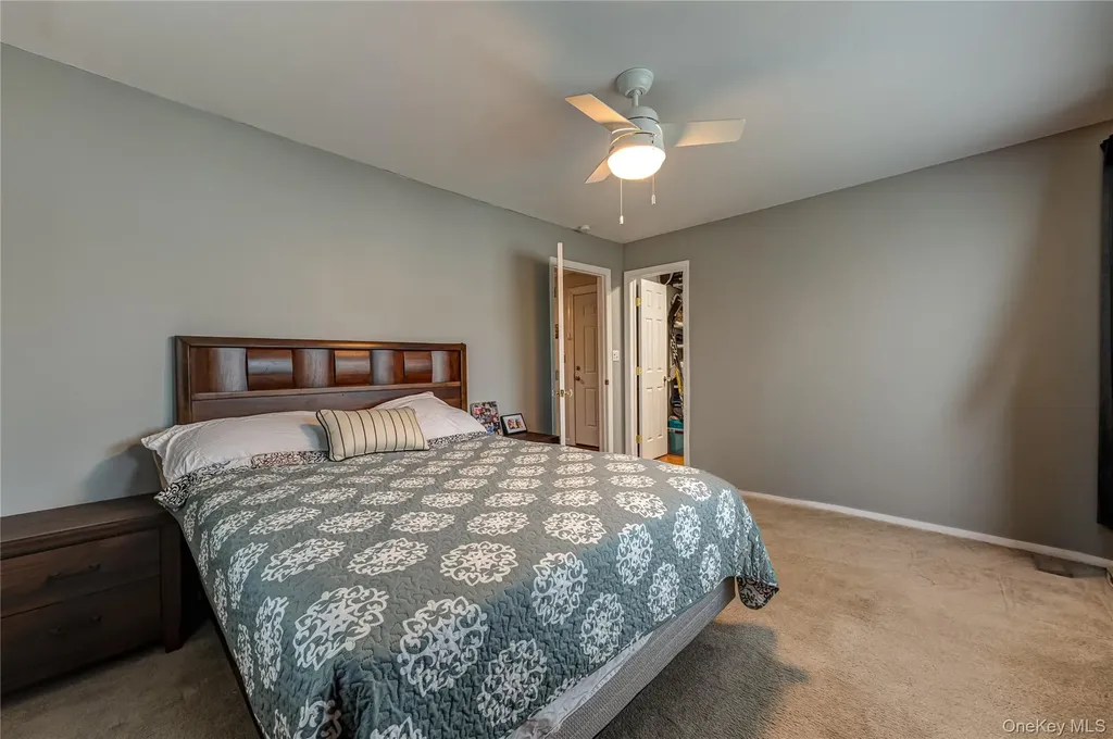 86 Cardinal Lane Islip NY 11751