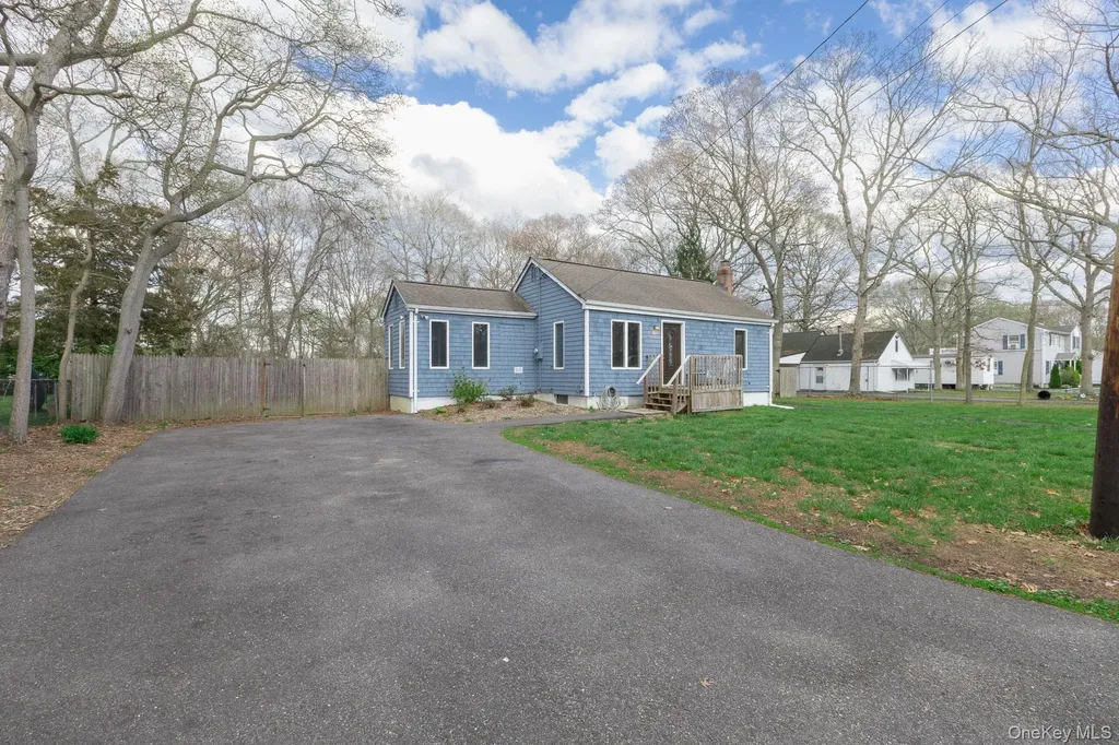 305 Whittier Drive Mastic Beach NY 11951