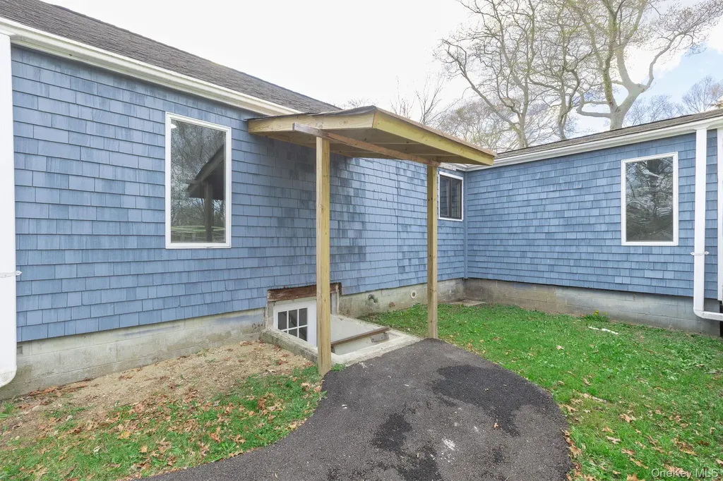 305 Whittier Drive Mastic Beach NY 11951