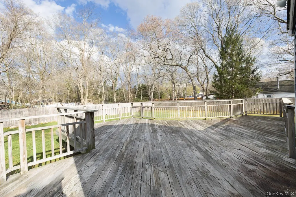 305 Whittier Drive Mastic Beach NY 11951