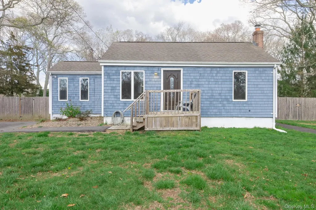 305 Whittier Drive Mastic Beach NY 11951