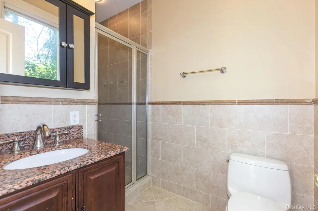 23 Fox Hunt Lane Great Neck NY 11020