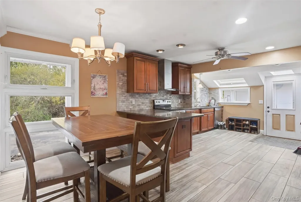 79 Hornbeck Road Poughkeepsie NY 12603