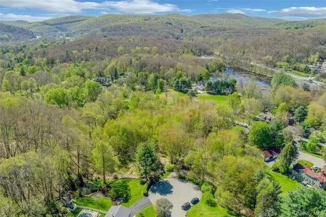 90 Eagle Valley Road Sloatsburg NY 10974