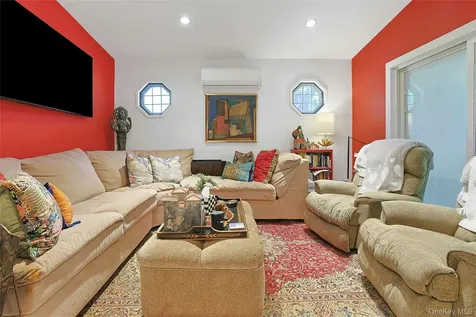 90 Eagle Valley Road Sloatsburg NY 10974