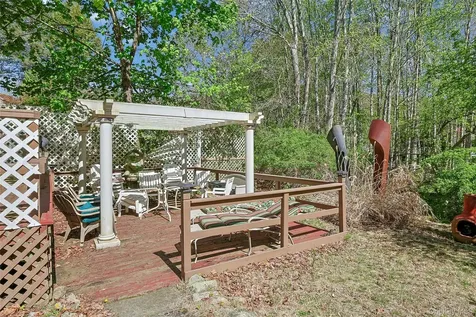90 Eagle Valley Road Sloatsburg NY 10974