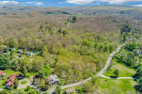 90 Eagle Valley Road Sloatsburg NY 10974
