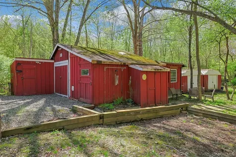 90 Eagle Valley Road Sloatsburg NY 10974
