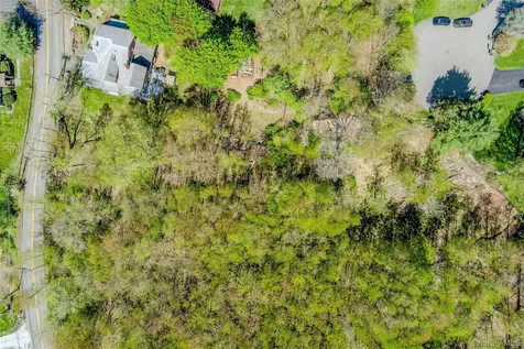 90 Eagle Valley Road Sloatsburg NY 10974