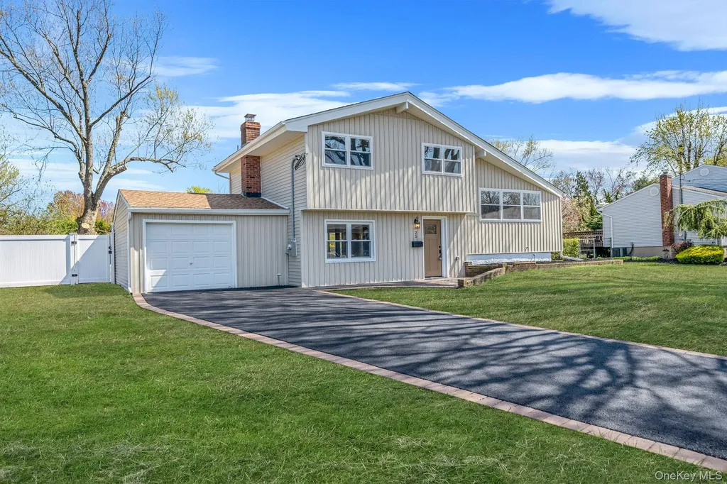 25 Greentree Drive Oakdale NY 11769