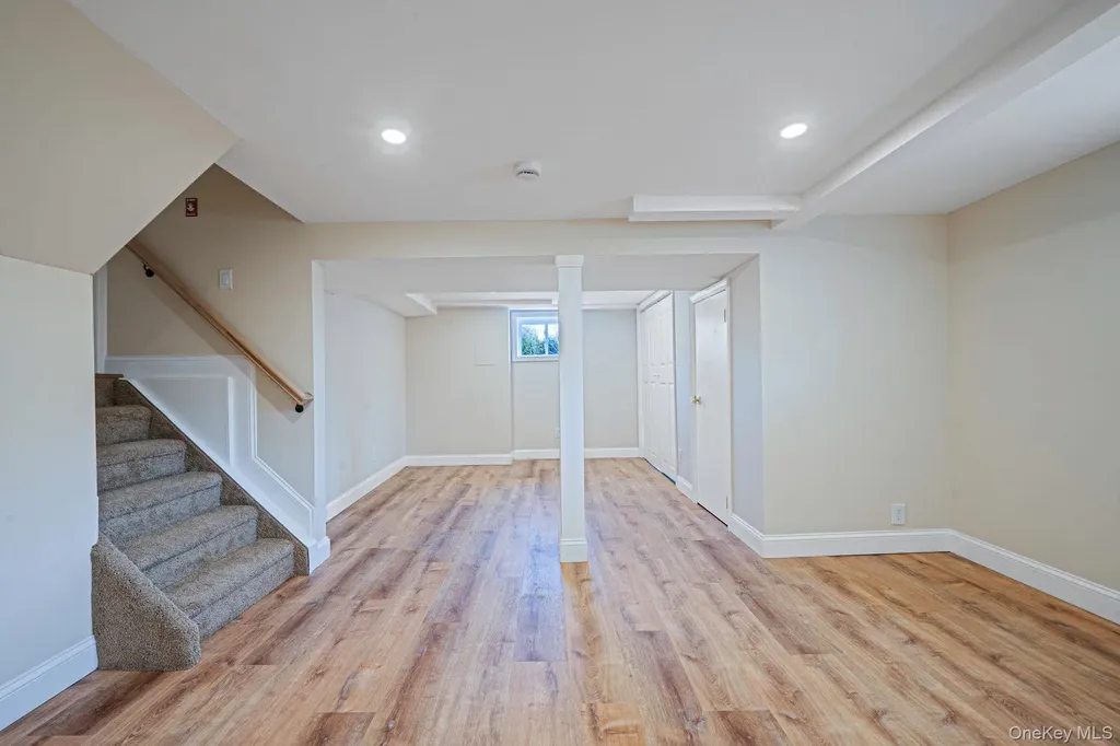 25 Greentree Drive Oakdale NY 11769