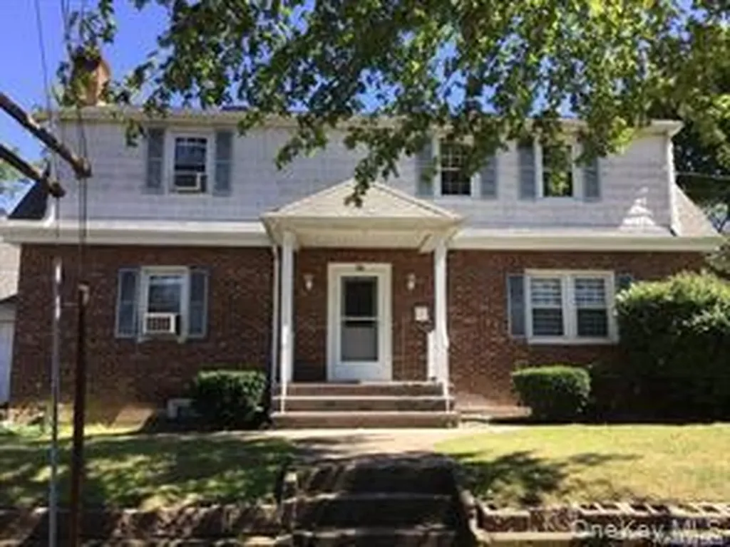 75 Searingtown Road Albertson NY 11507