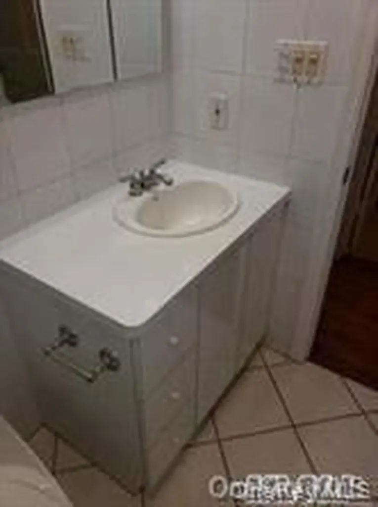 75 Searingtown Road Albertson NY 11507