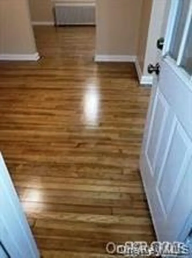 75 Searingtown Road Albertson NY 11507