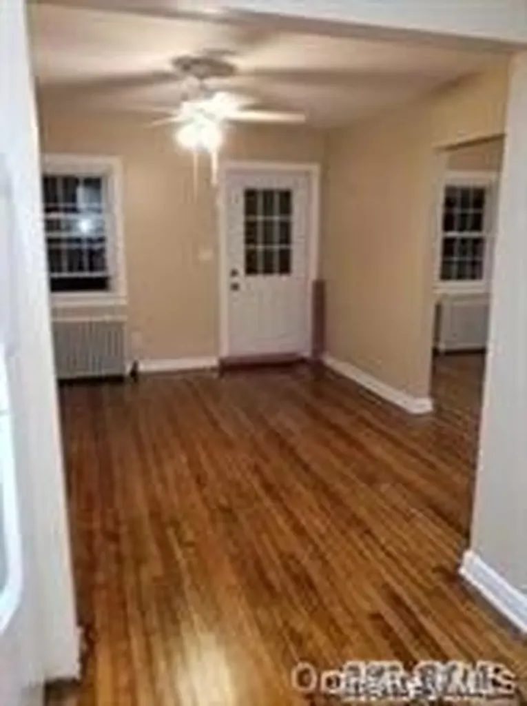 75 Searingtown Road Albertson NY 11507