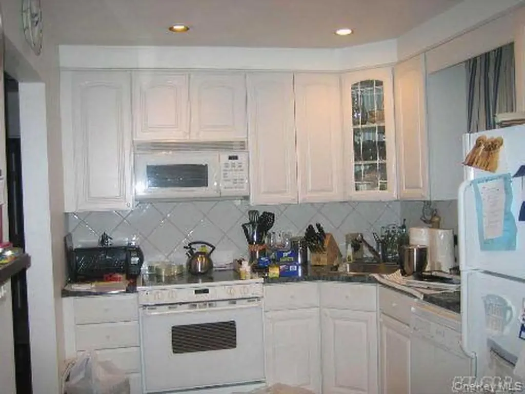 75 Searingtown Road Albertson NY 11507