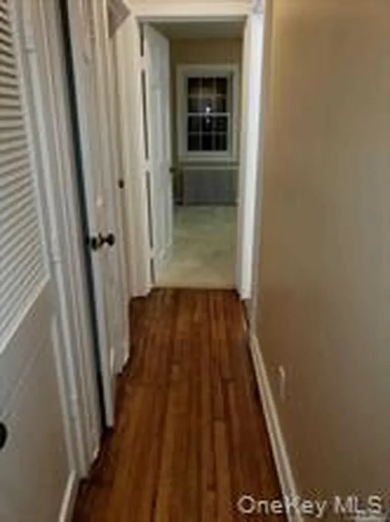 75 Searingtown Road Albertson NY 11507