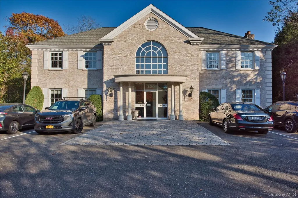 330 Willis Avenue Roslyn Heights NY 11577