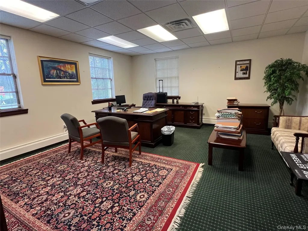 330 Willis Avenue Roslyn Heights NY 11577