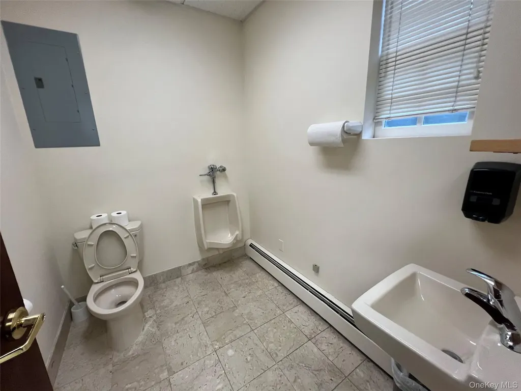 330 Willis Avenue Roslyn Heights NY 11577