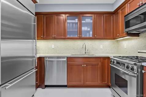 10 City Place White Plains NY 10601