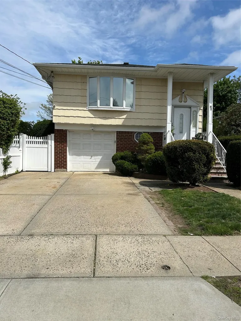 82 Bedford Road Hempstead NY 11550