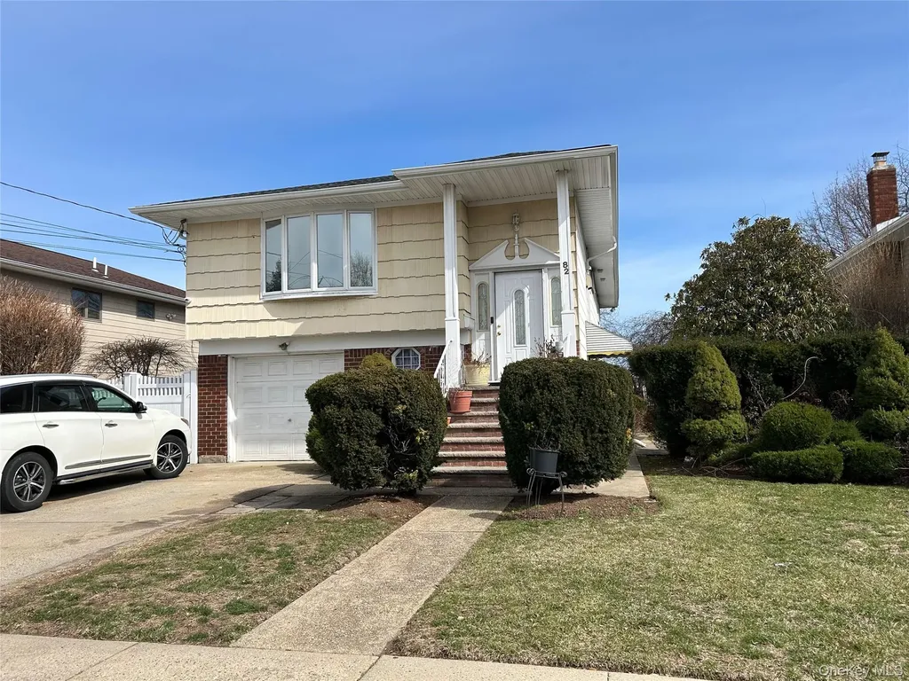 82 Bedford Road Hempstead NY 11550