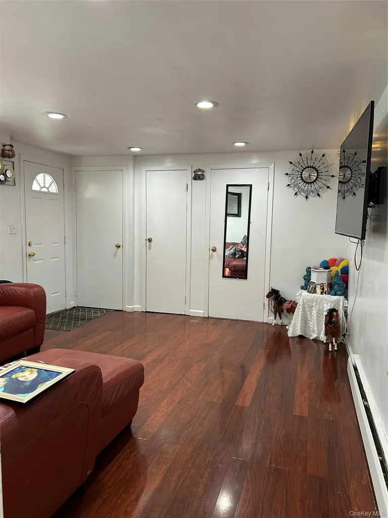 82 Bedford Road Hempstead NY 11550