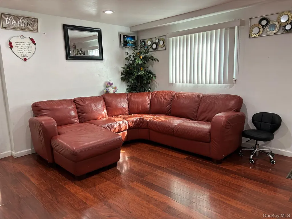 82 Bedford Road Hempstead NY 11550