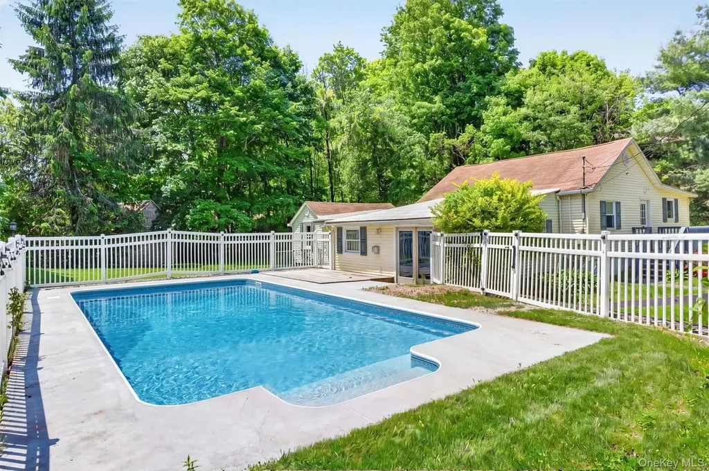 592 Long Pond Road Mahopac NY 10541