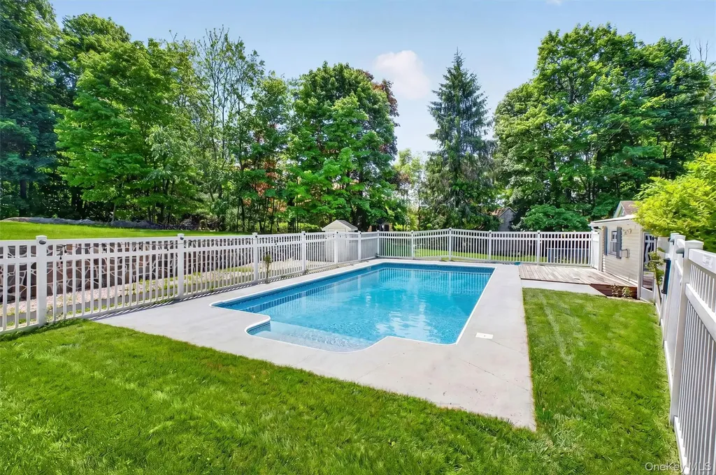 592 Long Pond Road Mahopac NY 10541
