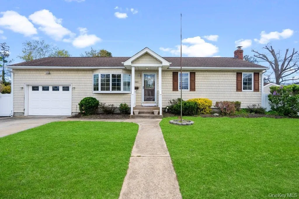 101 Sexton Road West Babylon NY 11704
