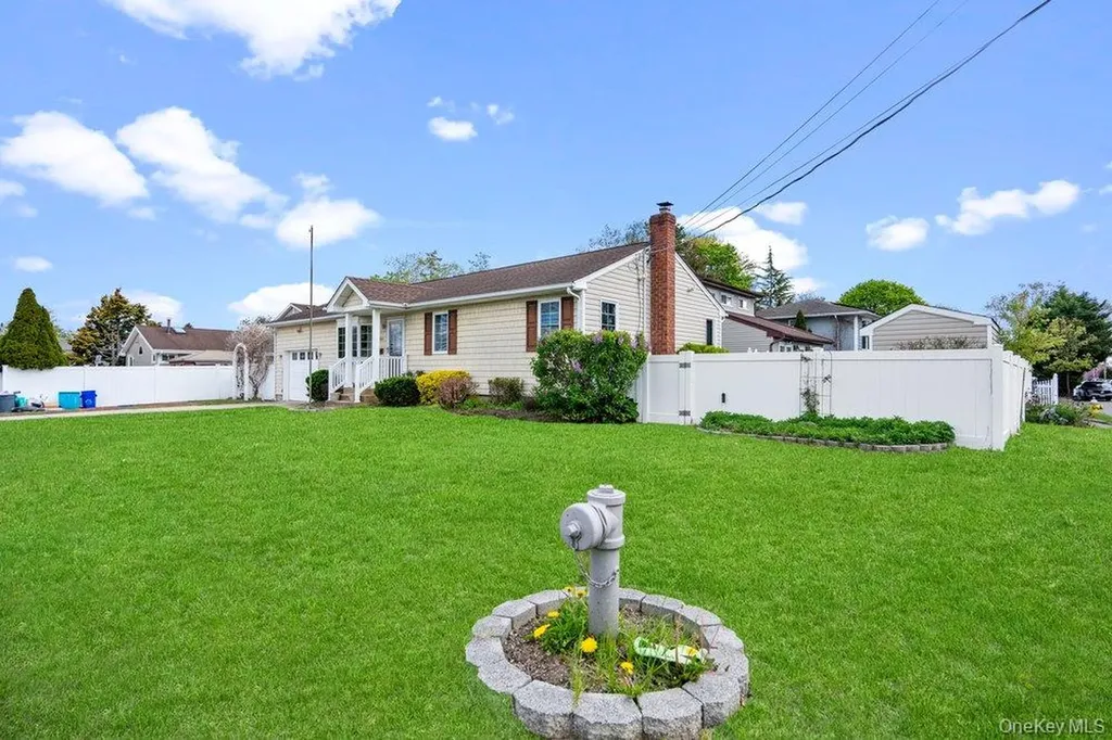 101 Sexton Road West Babylon NY 11704