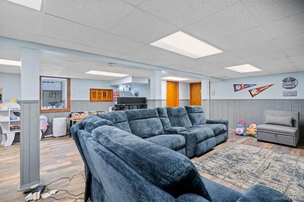 101 Sexton Road West Babylon NY 11704