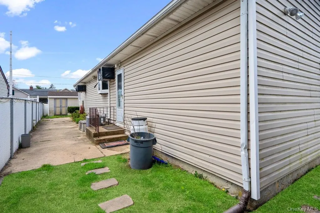 101 Sexton Road West Babylon NY 11704