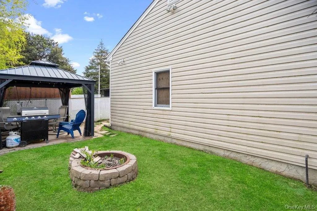 101 Sexton Road West Babylon NY 11704
