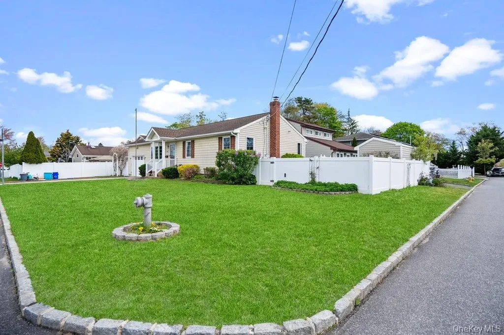 101 Sexton Road West Babylon NY 11704