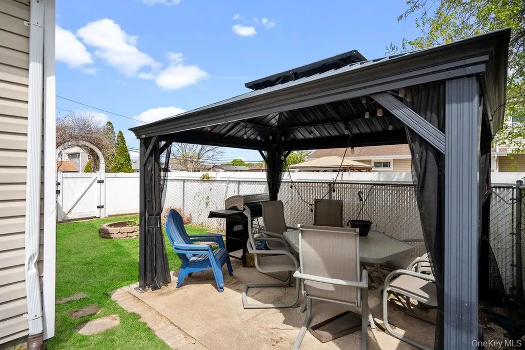 101 Sexton Road West Babylon NY 11704