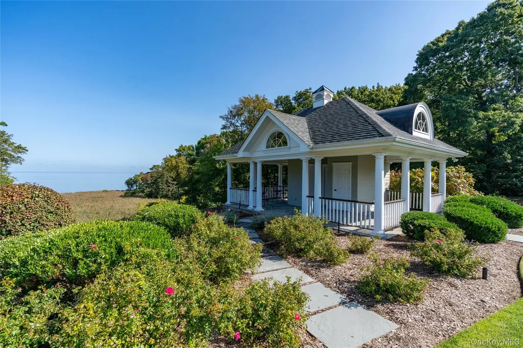 697 Short Beach Road Nissequogue NY 11780