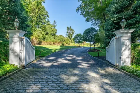 697 Short Beach Road Nissequogue NY 11780