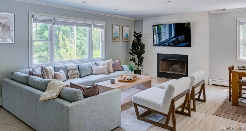 36 Charla Drive Southampton NY 11968