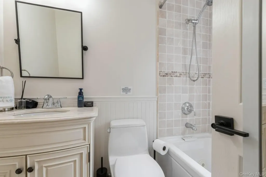 36 Charla Drive Southampton NY 11968