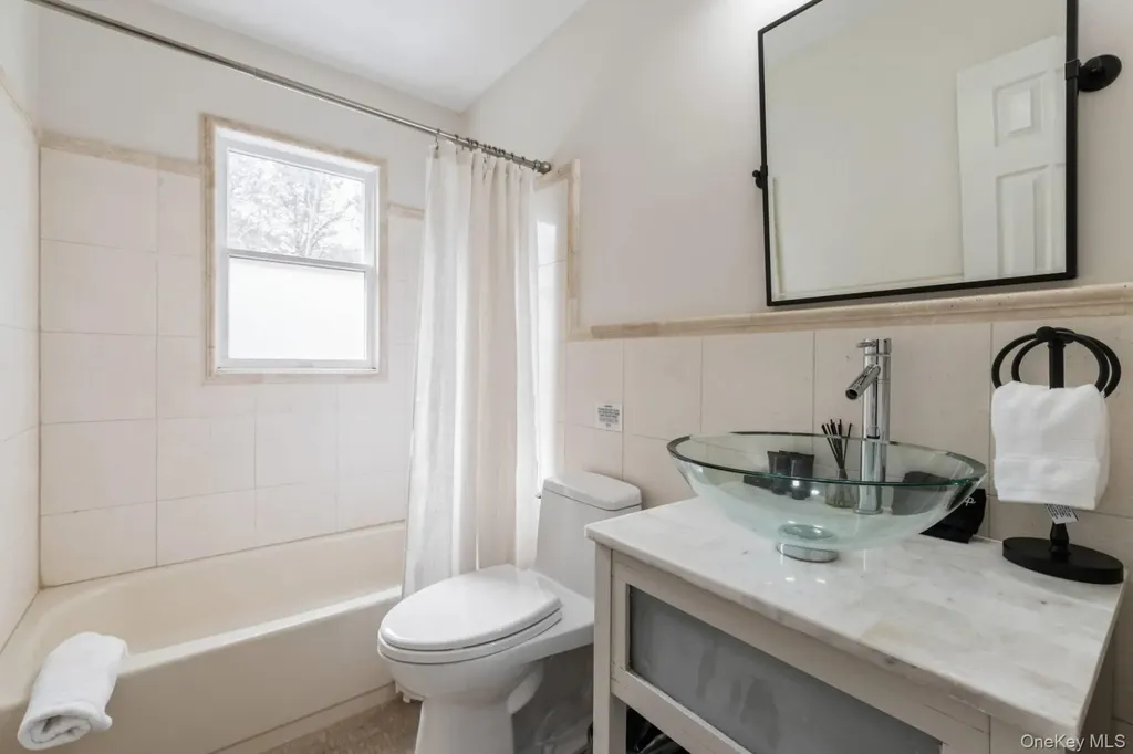 36 Charla Drive Southampton NY 11968