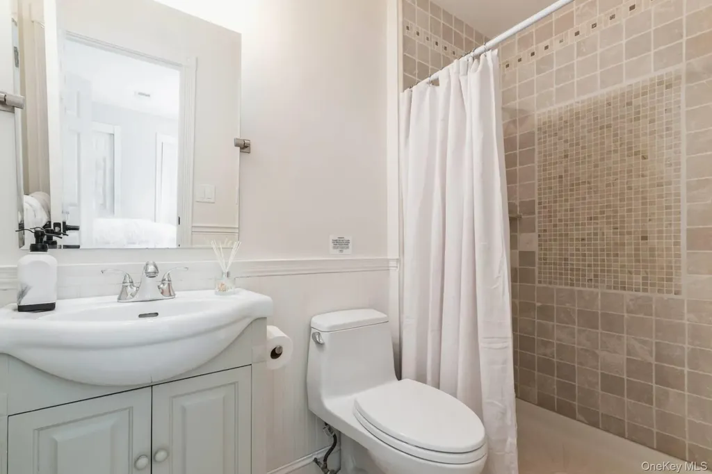 36 Charla Drive Southampton NY 11968