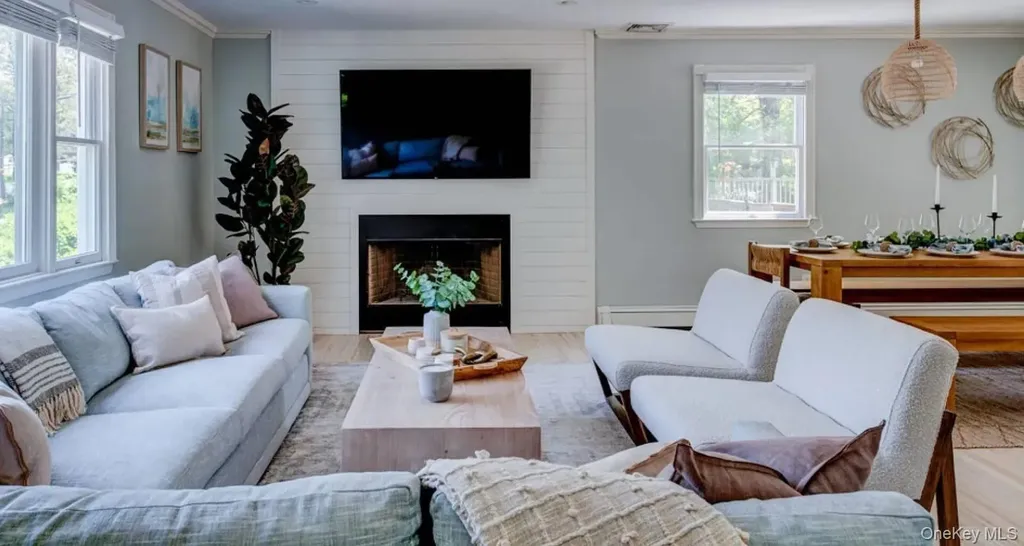 36 Charla Drive Southampton NY 11968