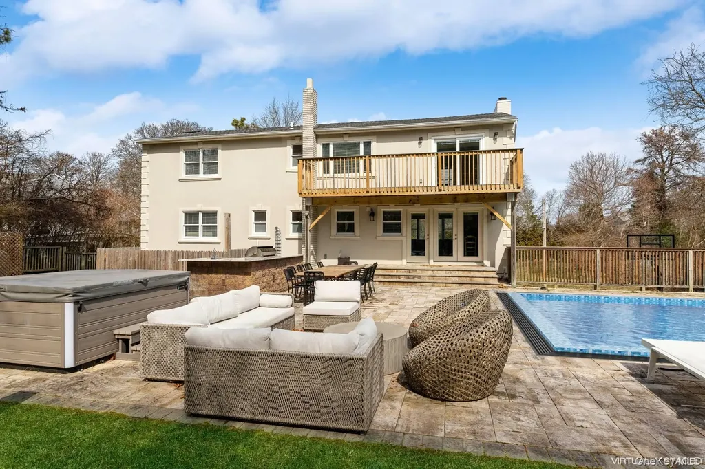 36 Charla Drive Southampton NY 11968