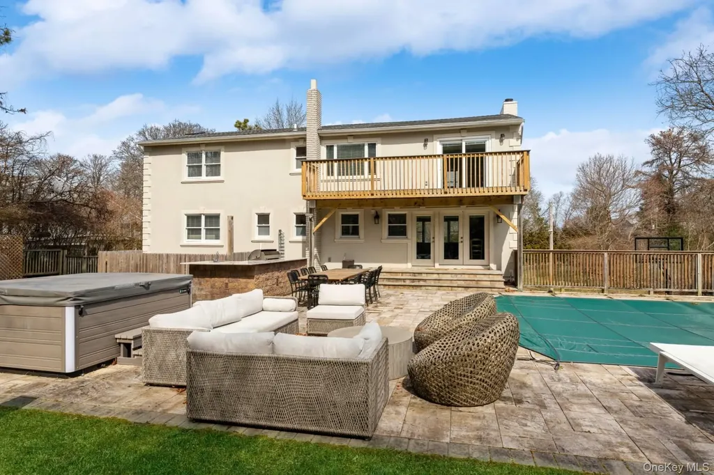 36 Charla Drive Southampton NY 11968