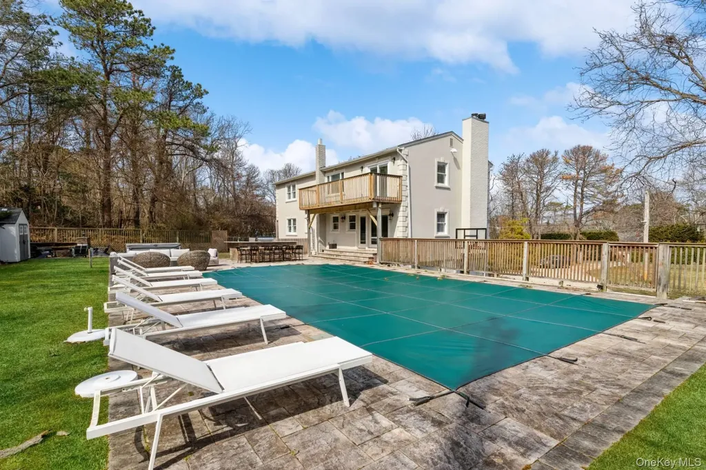 36 Charla Drive Southampton NY 11968