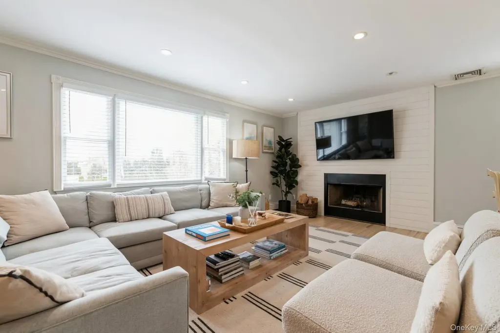 36 Charla Drive Southampton NY 11968